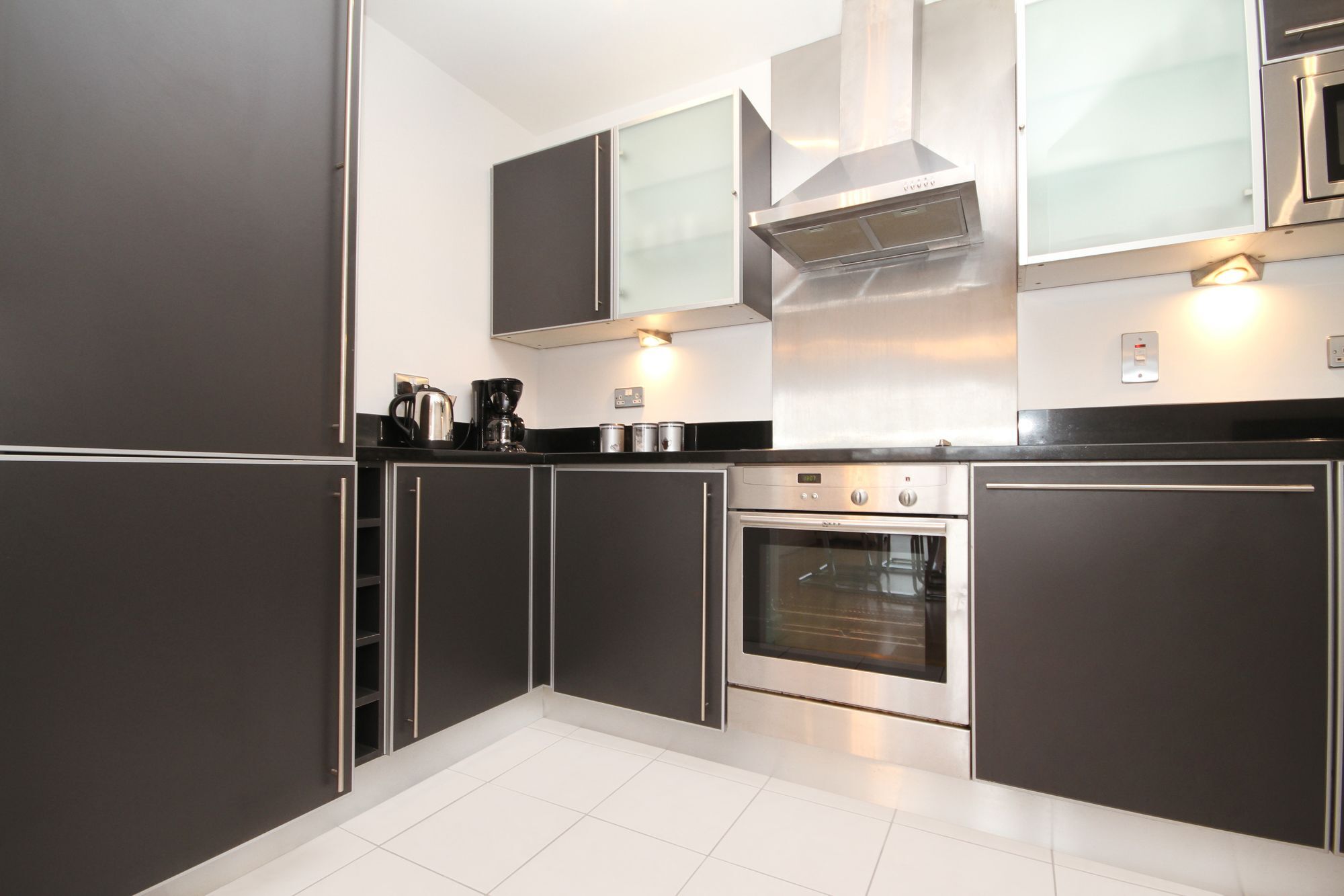 Pearse Street Sleeps 10 Apartment *